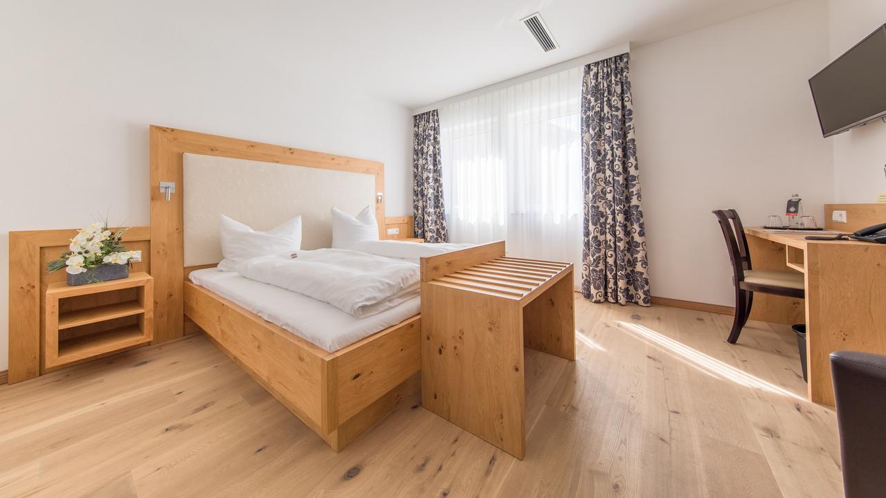 Heuboden Hotel Landhaus Blum Umkirch Exterior foto
